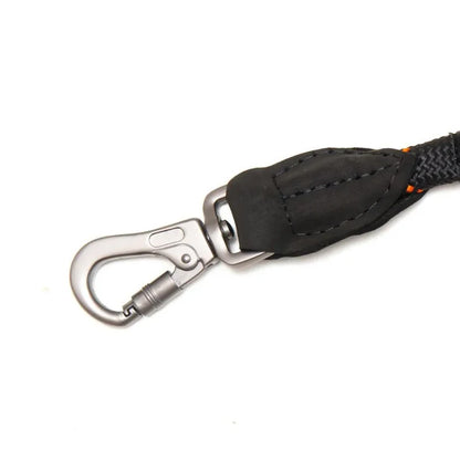 Laisse pour chiens - Comfort - Long Paws - 120cm - Détail mousqueton de sécurité 